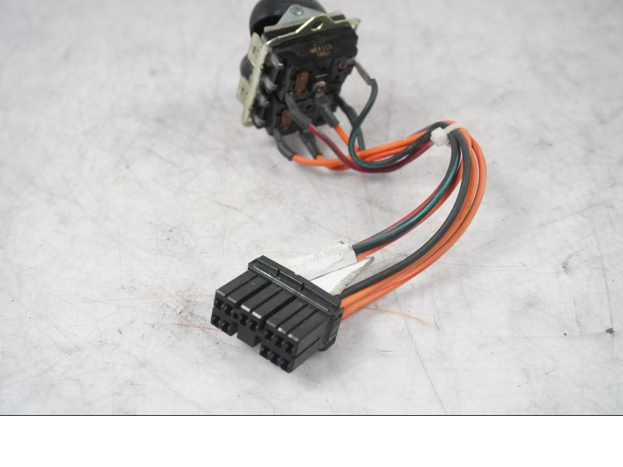 Vänster sida på Tryckknappsreglage från en H-D Touring Street Glide FLHX -2009 motorcykel.