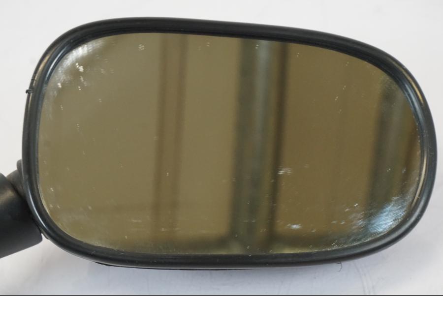 Baksidan på Backspegel från en Honda NT 700 -2008 motorcykel.