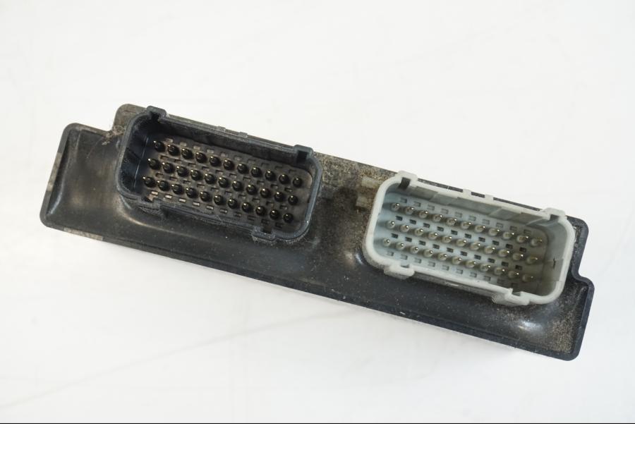 Höger sida på CDI / ECU från en Honda CB 650 F Hornet -2017 motorcykel.