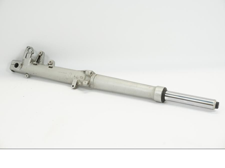 Baksidan på Gaffelben från en BMW R 1150 RS -2004 motorcykel.