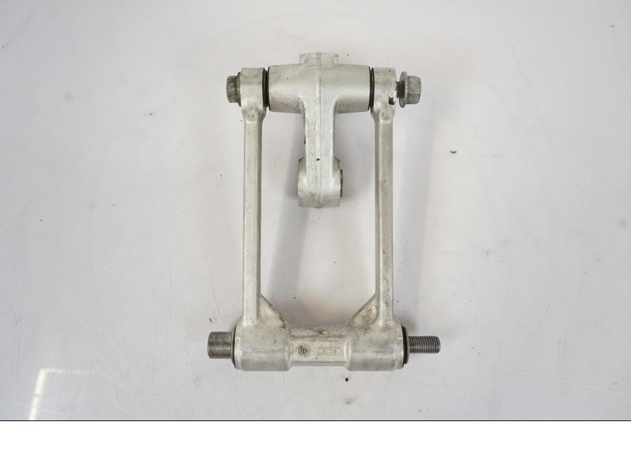 Snett uppifrån på Svinglänkage från en BMW S 1000 XR -2019 motorcykel.