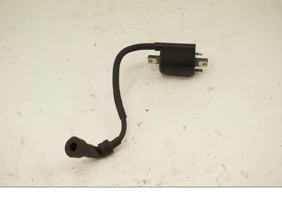 Framsidan på Tändspole från en Yamaha XVS 1100 -2000 motorcykel.