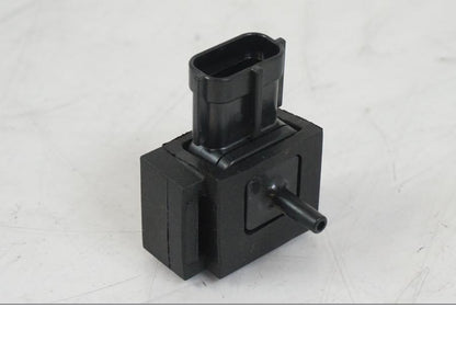 Framsidan på Mapsensor från en Suzuki VZR 1800 -2009 motorcykel.