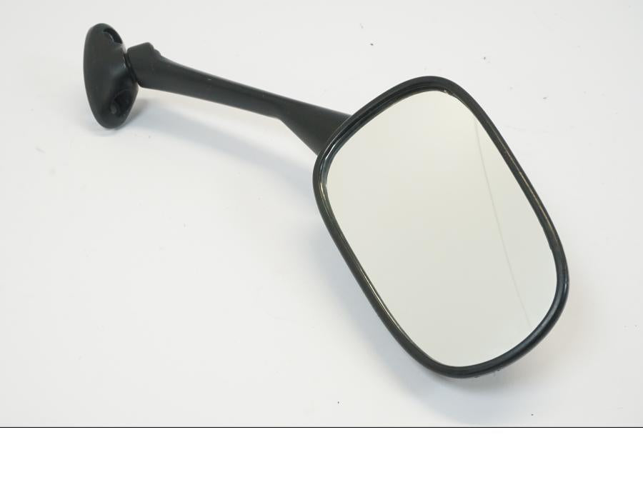 Baksidan på Backspegel från en Honda CBF 1000 -2007 motorcykel.