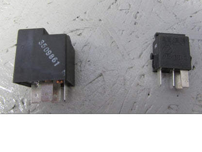 Baksidan på Relä från en BMW R 850 C -1999 motorcykel.