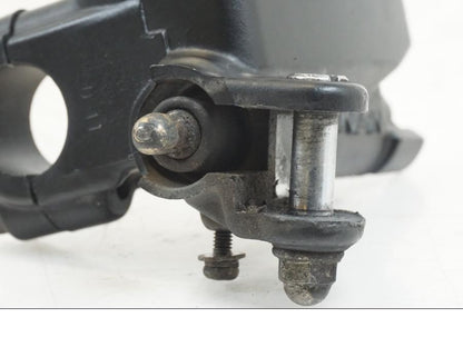 Höger sida på Bromshuvudcylinder från en Honda ST 1300 -2002 motorcykel.