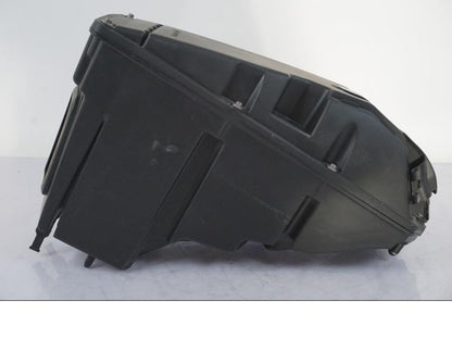 Vänster sida på Luftburk från en KTM 1290 Super Duke R -2018 motorcykel.