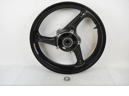 Framsidan på Fälg från en Suzuki GSX 1300 R -2017 motorcykel.