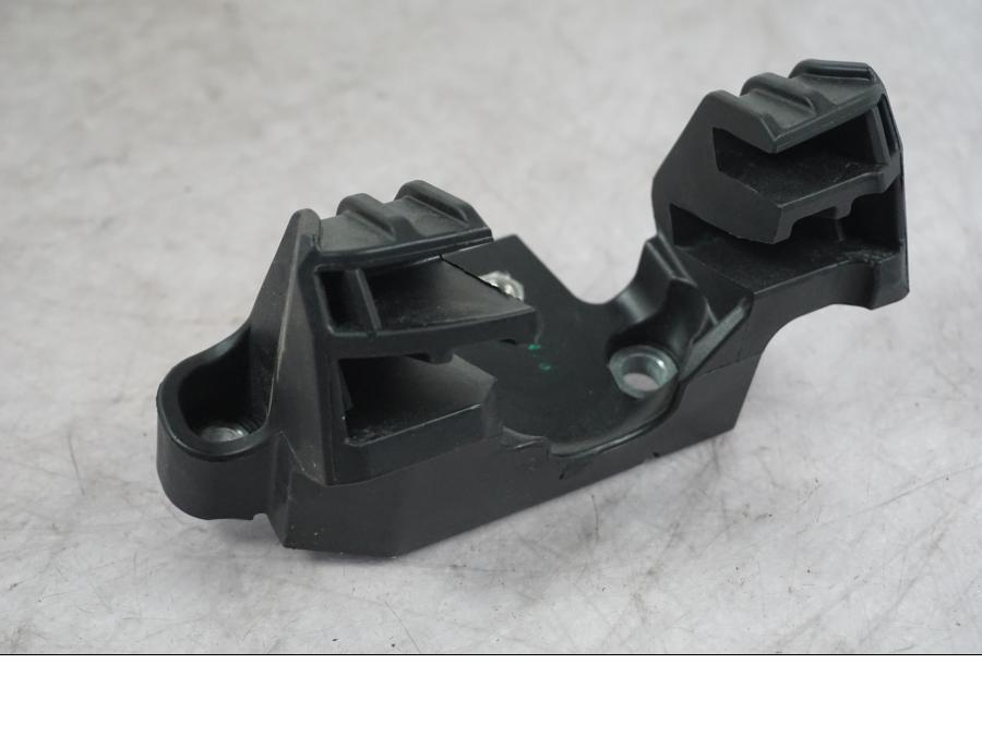 Baksidan på Sadelfäste från en Ducati Multistrada V4 -2024 motorcykel.