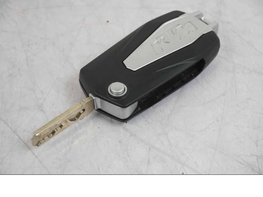 Snett uppifrån på Låssats från en KTM 1290 Super Adventure R -2018 motorcykel.