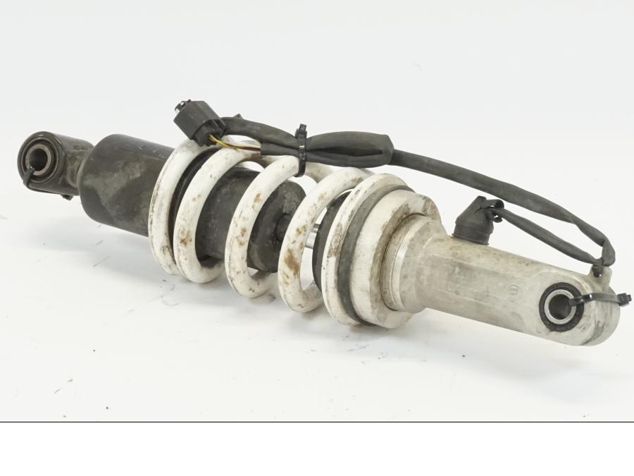 Baksidan på Stötdämpare ESA från en BMW K 1200 S -2006 motorcykel.