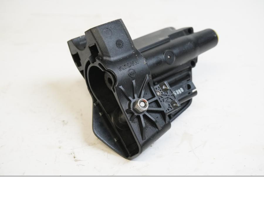 Höger sida på Kopplingshuvudcylinder från en BMW R 1200 RS -2015 motorcykel.