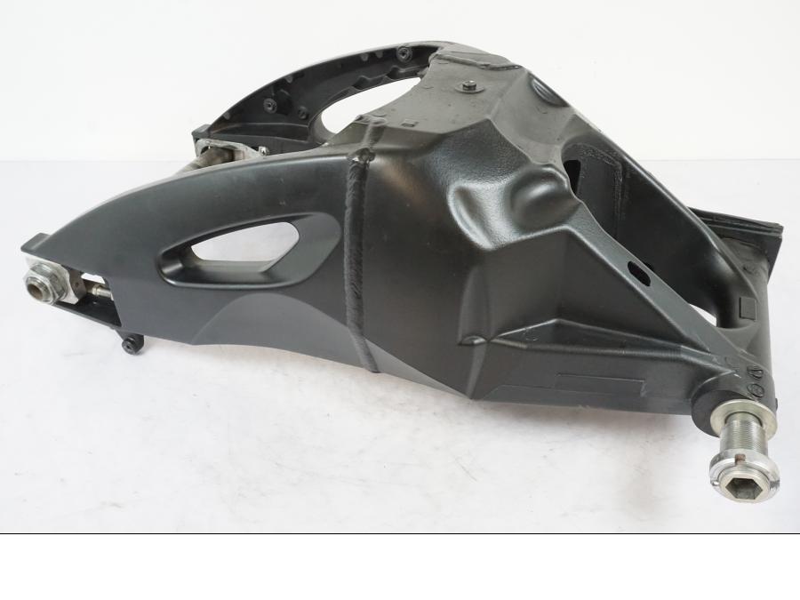 Snett uppifrån på Sving från en Suzuki GSX-R 600 -2007 motorcykel.