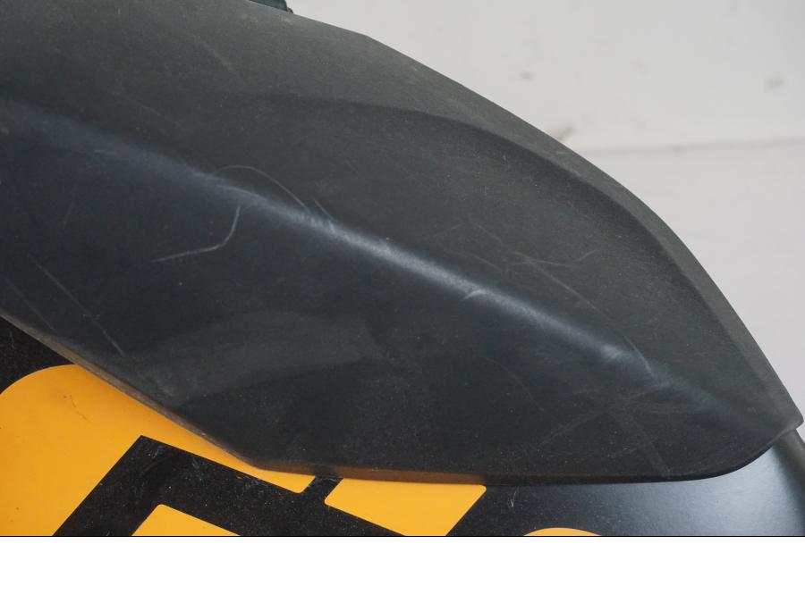 Höger sida på Sidkåpa från en BMW F 800 GS -2008 motorcykel.