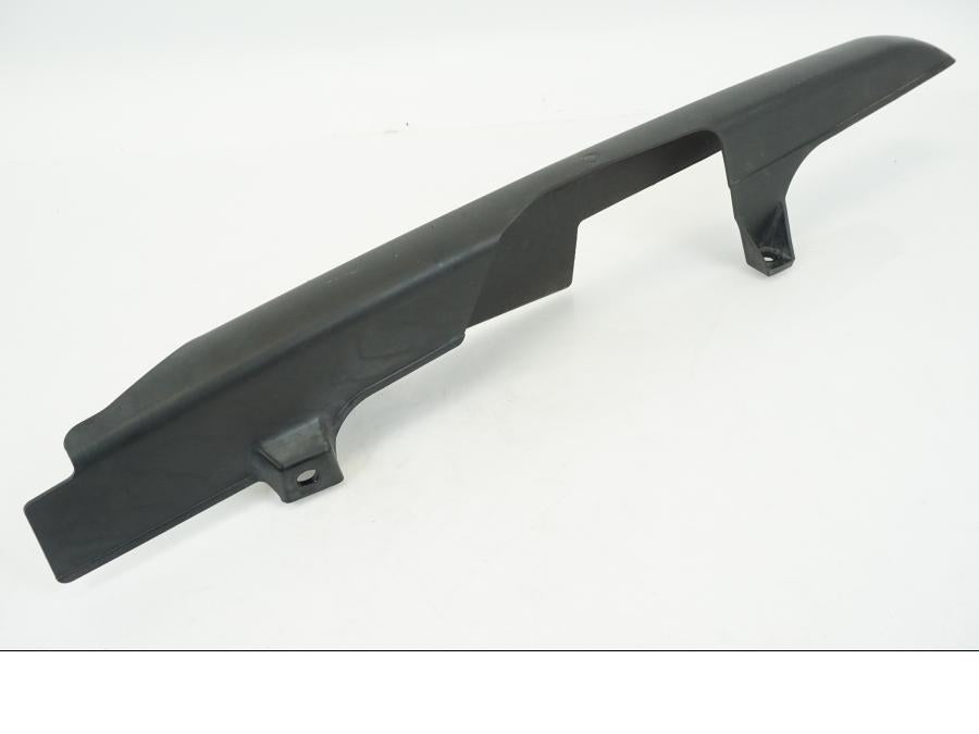 Höger sida på Kedjeskydd från en Honda XL 1000 V -1999 motorcykel.