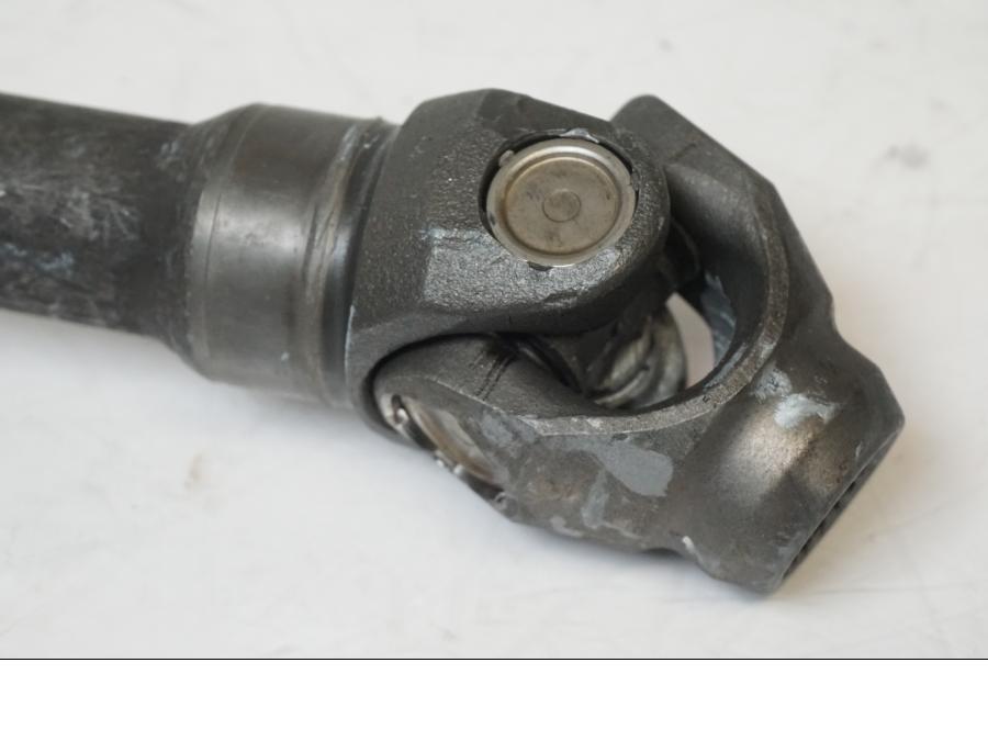 Baksidan på Kardanaxel från en BMW K 1200 R -2006 motorcykel.