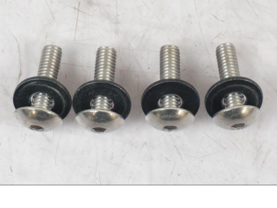 Höger sida på Vindruta från en Suzuki GSX-S 1000 -2019 motorcykel.