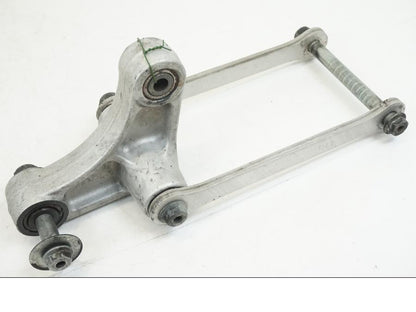 Framsidan på Stötdämparlänkage från en Suzuki GSX-R 1000 -2005 motorcykel.