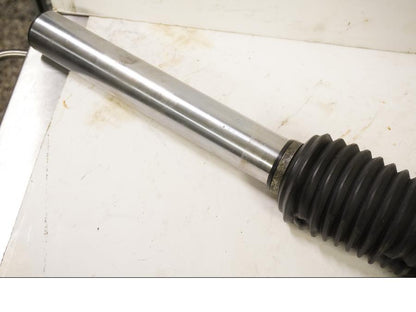 Vänster sida på Gaffelben från en Suzuki DR 750 S -1988 motorcykel.