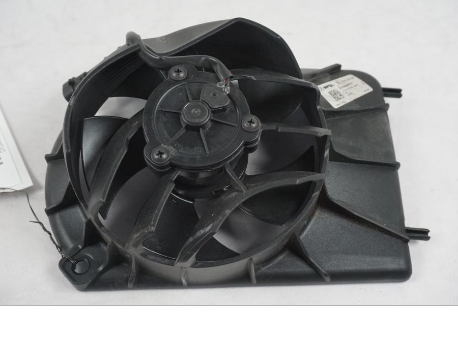 Extrabild2 på Vattenkylfläkt från en KTM 1290 Super Duke R -2022 motorcykel.