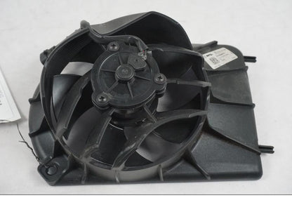 Extrabild2 på Vattenkylfläkt från en KTM 1290 Super Duke R -2022 motorcykel.