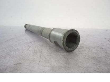 Snett uppifrån på Axel från en Kawasaki VN 1500 -2003 motorcykel.