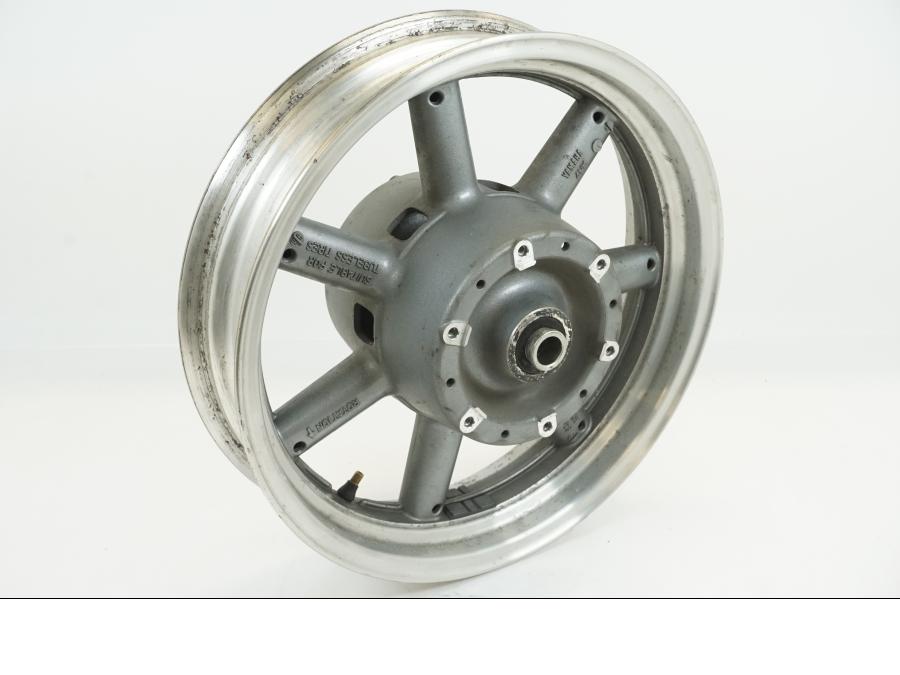 Baksidan på Fälg från en Yamaha XVZ 1300 -1997 motorcykel.