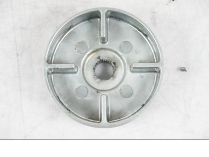 Vänster sida på Generator från en BMW K 1200 S -2005 motorcykel.