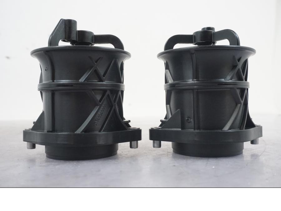 Snett uppifrån på Luftrör från en KTM 1290 Super Duke R -2022 motorcykel.