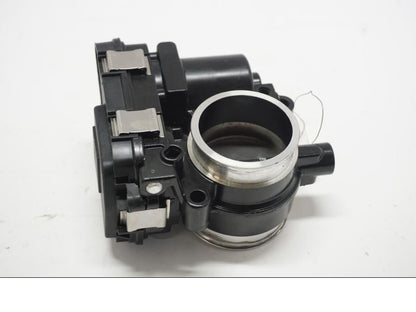 Snett uppifrån på Spjällhus från en BMW R 1250 GS -2019 motorcykel.