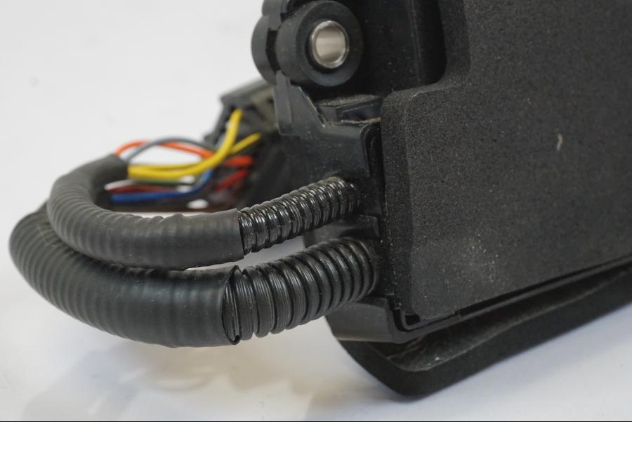 Snett uppifrån på Antenn från en Triumph Speed Triple -2021 motorcykel.