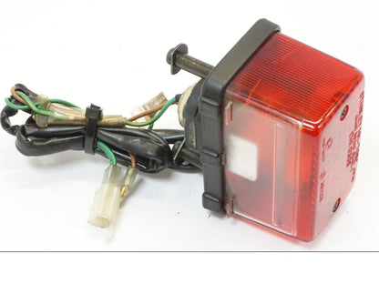 Vänster sida på Baklampa från en Honda XL 125 R -1998 motorcykel.