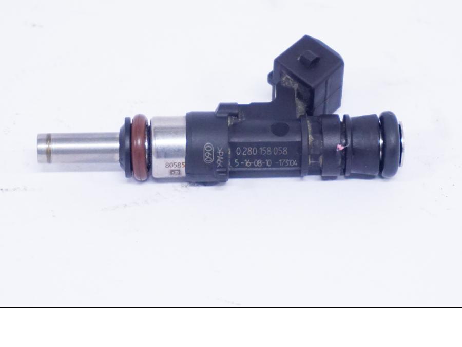 Höger sida på Spridare från en BMW G 650 GS -2011 motorcykel.