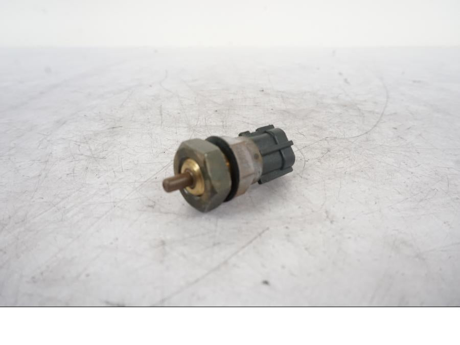 Framsidan på Luftburksensor från en Kawasaki VN 1500 -2003 motorcykel.