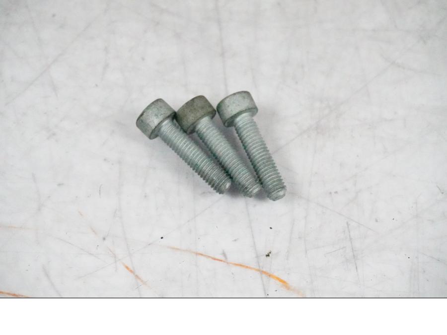 Baksidan på Vattenrör från en BMW K 1200 S -2005 motorcykel.