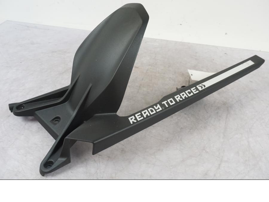 Framsidan på Svingskärm från en KTM 1290 Super Duke R -2022 motorcykel.