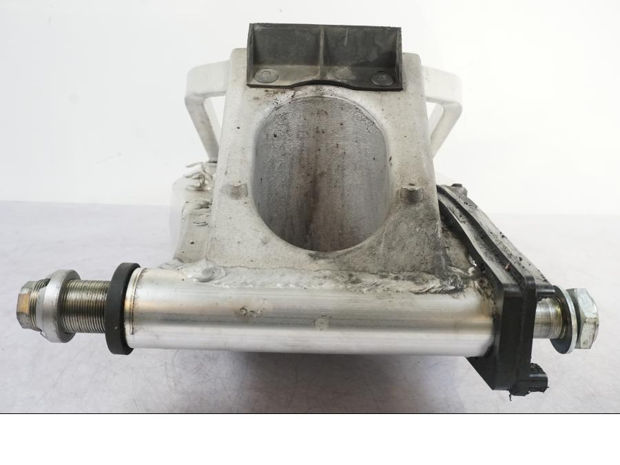 Vänster sida på Sving från en Suzuki GSX 1300 RX -1999 motorcykel.