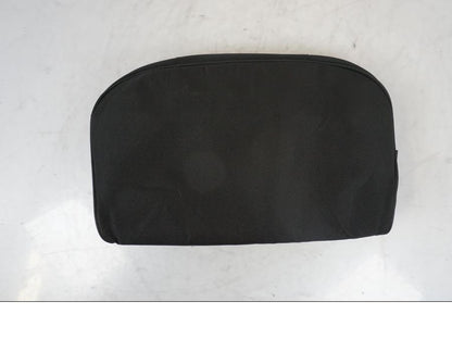 Snett uppifrån på Väska från en Universal Universal -2023 motorcykel.