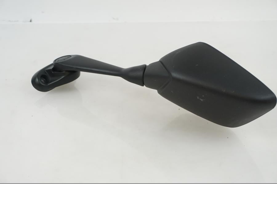 Baksidan på Backspegel från en Yamaha YZF R3 -2022 motorcykel.