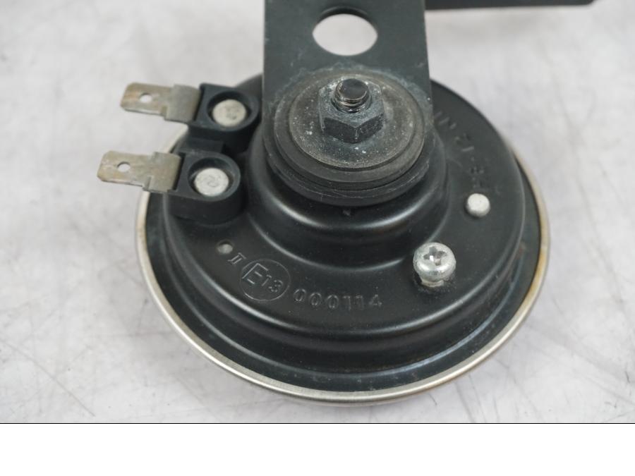 Snett uppifrån på Signalhorn / Tuta från en Suzuki GSF 1250 -2010 motorcykel.