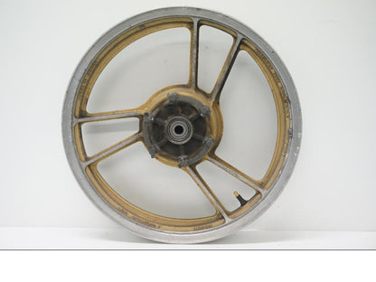 Framsidan på Fälg från en Suzuki GSX 550 -1985 motorcykel.