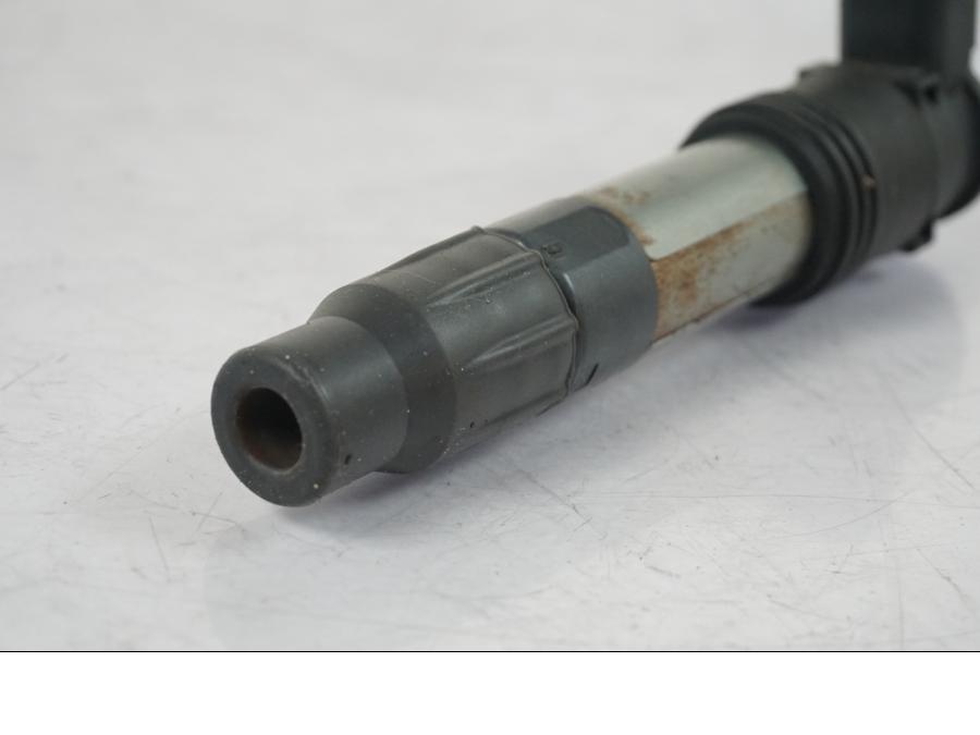 Baksidan på Tändspole från en KTM 1290 Super Duke R -2018 motorcykel.