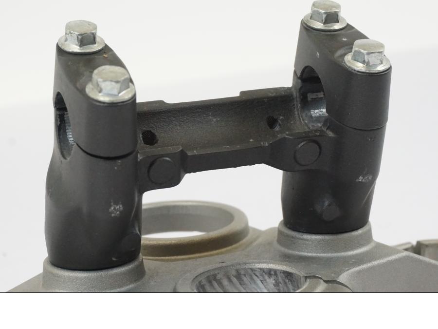 Baksidan på Gaffelkrona från en Yamaha MT-07 -2016 motorcykel.