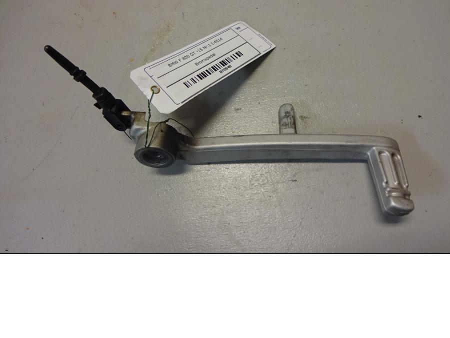 Framsidan på Bromspedal från en BMW F 800 GT -2015 motorcykel.