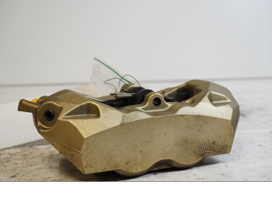 Baksidan på Bromsok från en BMW R 1200 RS -2015 motorcykel.