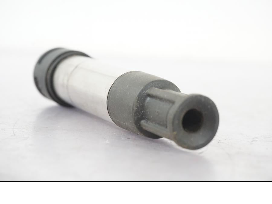 Höger sida på Tändspole från en BMW R 1200 GSA -2012 motorcykel.