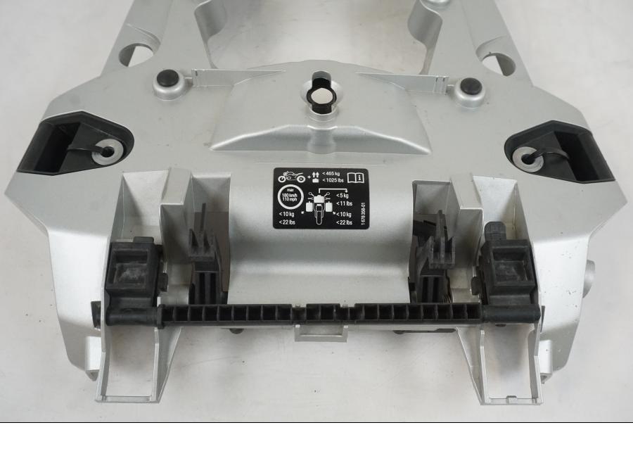 Vänster sida på Sadelfäste från en BMW R 1250 GS -2021 motorcykel.