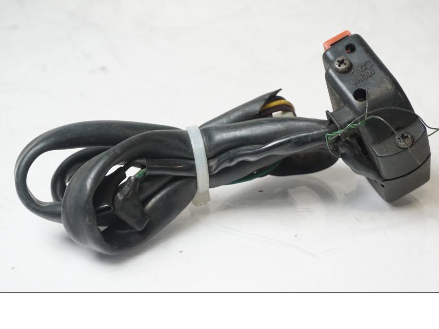 Höger sida på Styrelreglage från en Honda XL 600 V -1987 motorcykel.