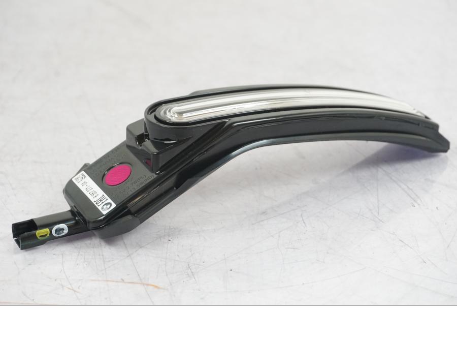 Vänster sida på Blinkers LED från en BMW R 1300 GS -2024 motorcykel.