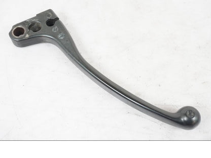 Baksidan på Kopplingsgrepp från en Honda NT 650 V -2002 motorcykel.